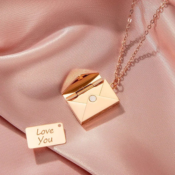 Collier lettre d'amour romantique