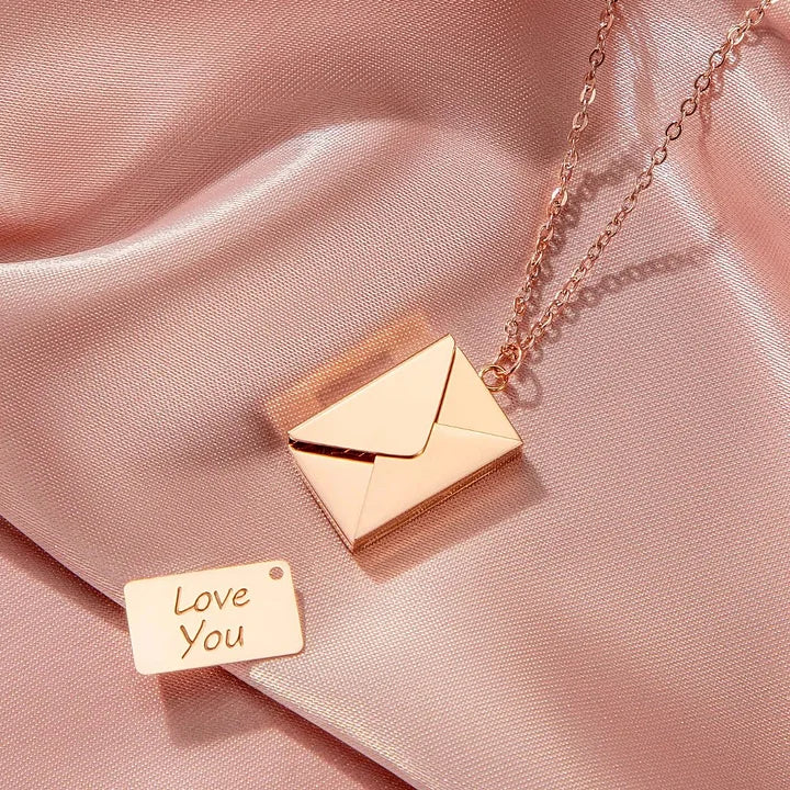 Collier lettre d'amour romantique