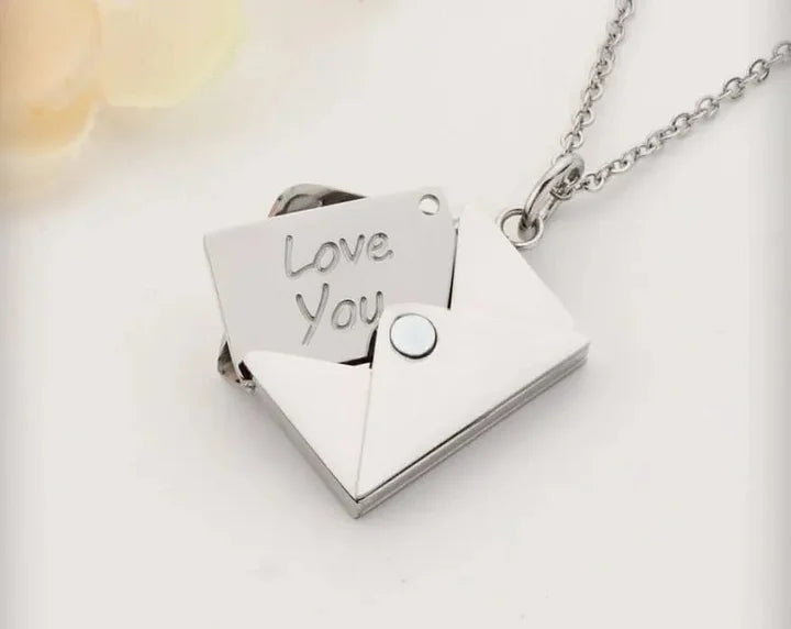Collier lettre d'amour romantique