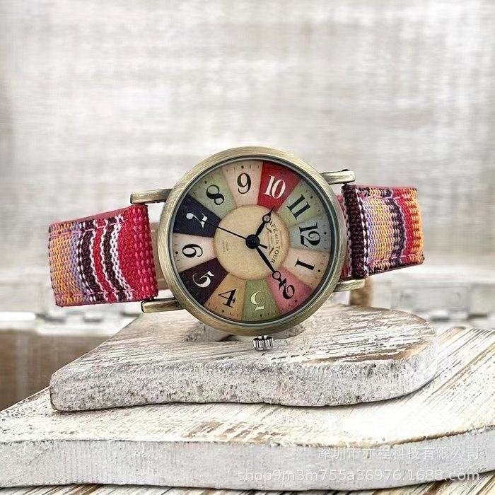 Montre en tissu cuir vintage métal doré pour femme